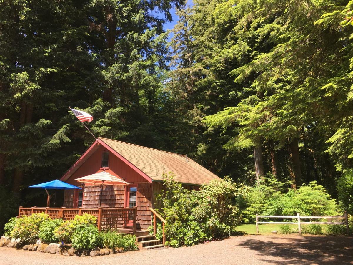 Manitou Lodge Forks Exterior photo