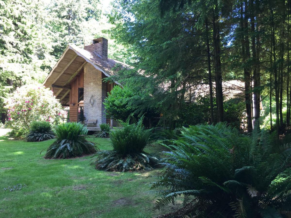 Manitou Lodge Forks Exterior photo